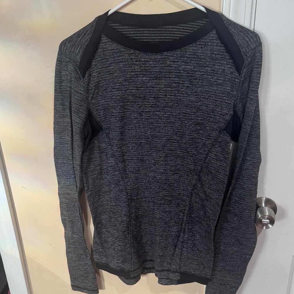 lululemon athletica Gray Long Sleeve Top
